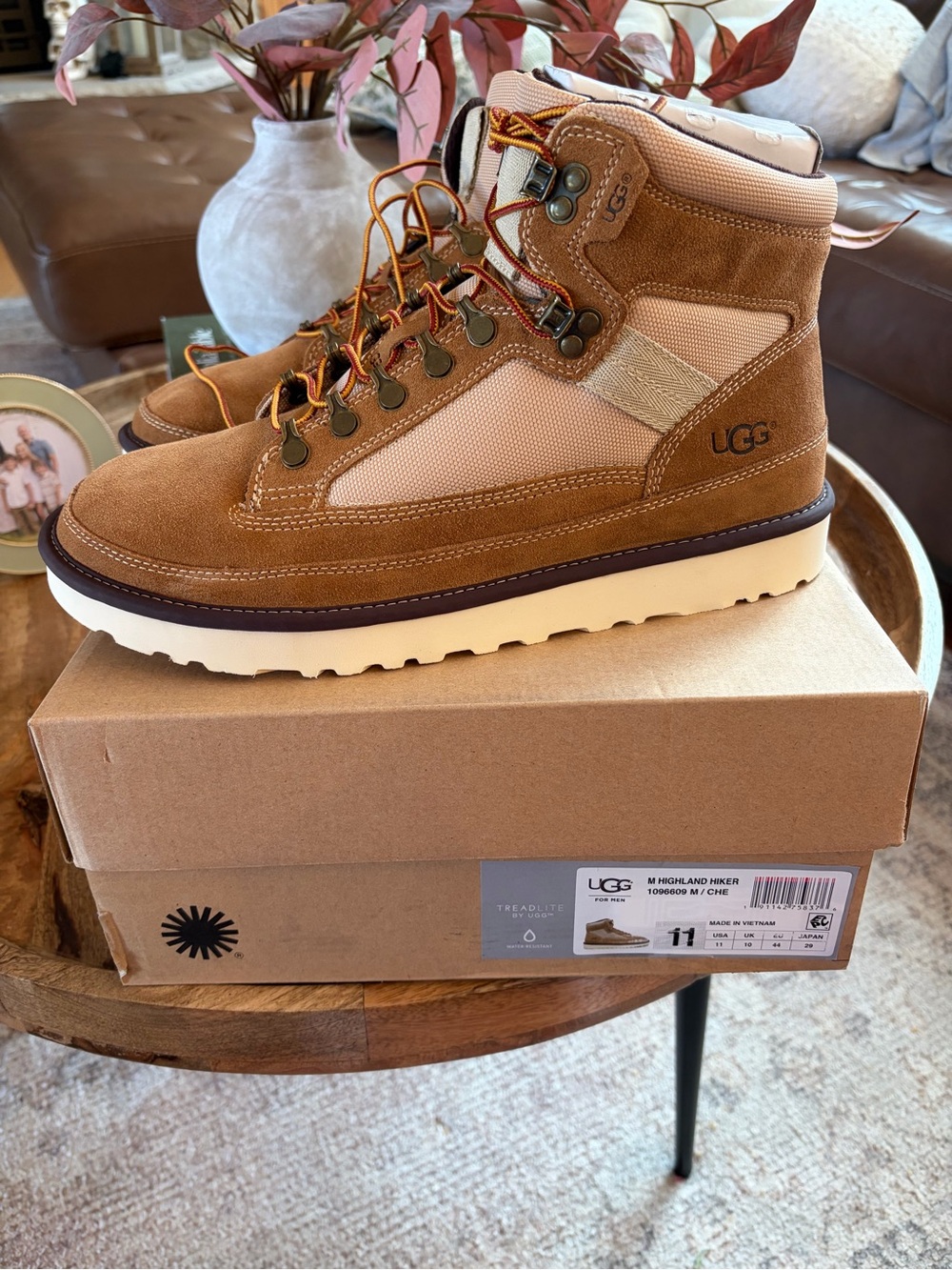 UGG Men's Highland Hiker Boot - Tan and Cream! New in box!